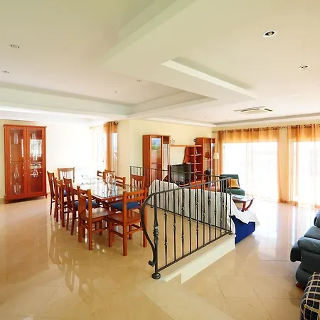 Villa Aguia *